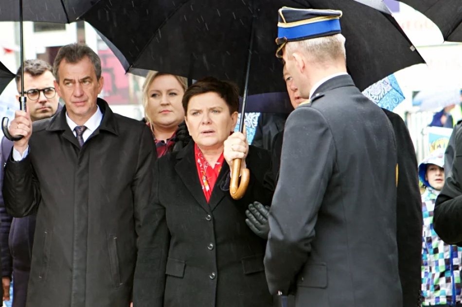 Wicepremier Szydło do strażaków: "To wielkie wyróżnienie - mieć poczucie że służba którą pełnicie jest doceniana i szanowana" - zdjęcie 14