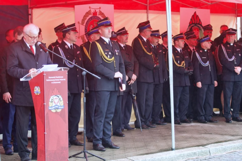 Wicepremier Szydło do strażaków: "To wielkie wyróżnienie - mieć poczucie że służba którą pełnicie jest doceniana i szanowana" - zdjęcie 17