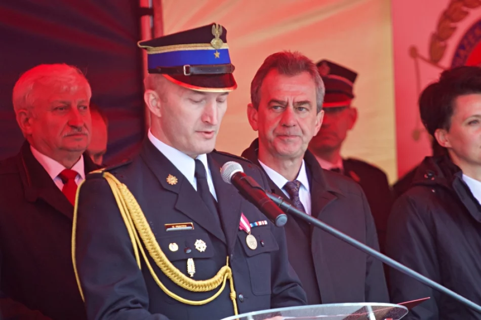 Wicepremier Szydło do strażaków: "To wielkie wyróżnienie - mieć poczucie że służba którą pełnicie jest doceniana i szanowana" - zdjęcie 19