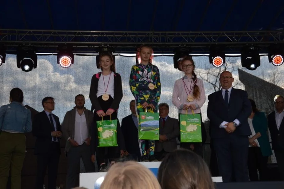 8 Bieg Ziemi Limanowskiej w mistrzowskiej obsadzie i z rekordami - zdjęcie 9