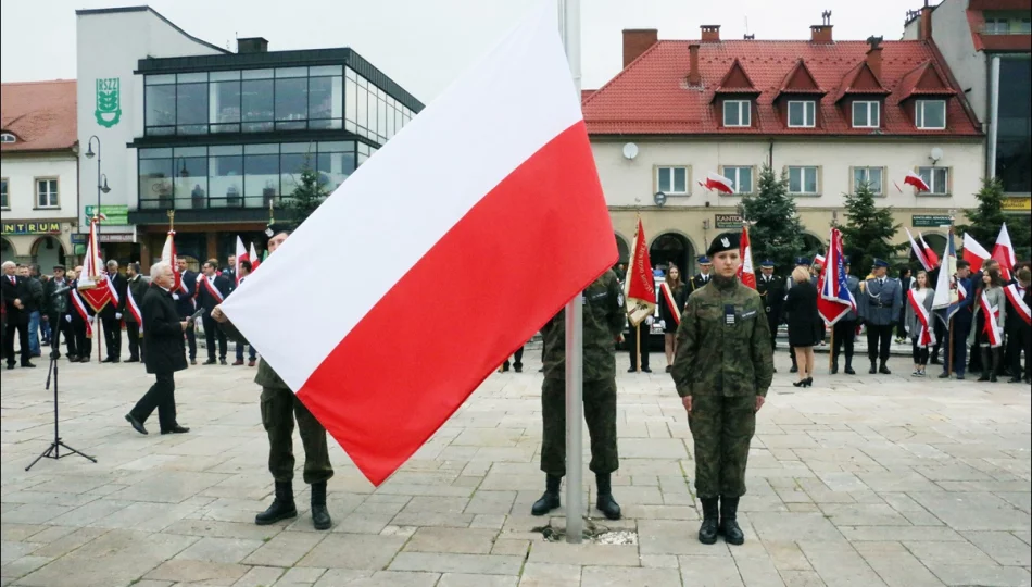 Limanowianie uczcili 228. rocznicę uchwalenia Konstytucji 3 Maja - zdjęcie 1