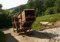 Interwencja DTS: Sąsiedzki spór o drogę z młockarnią w roli głównej - zdjęcie główne