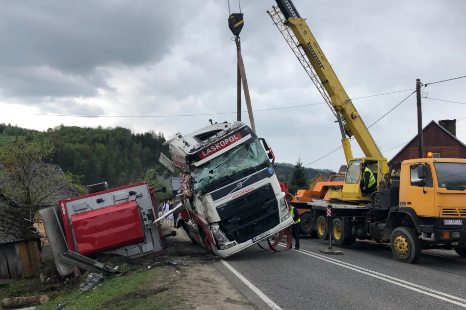 Ciężarówce miał zajechać drogę inny kierowca - firma szuka świadków zdarzenia - zdjęcie 7