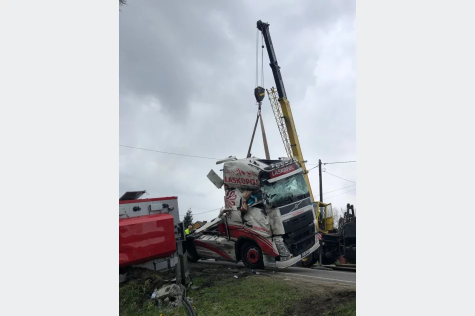 Ciężarówce miał zajechać drogę inny kierowca - firma szuka świadków zdarzenia - zdjęcie 9