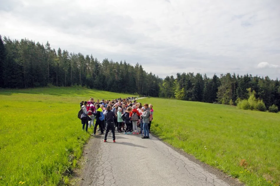 Kilkaset młodych osób uczestniczyło w Rajdzie „Beskidzkie Wyspy” - zdjęcie 3