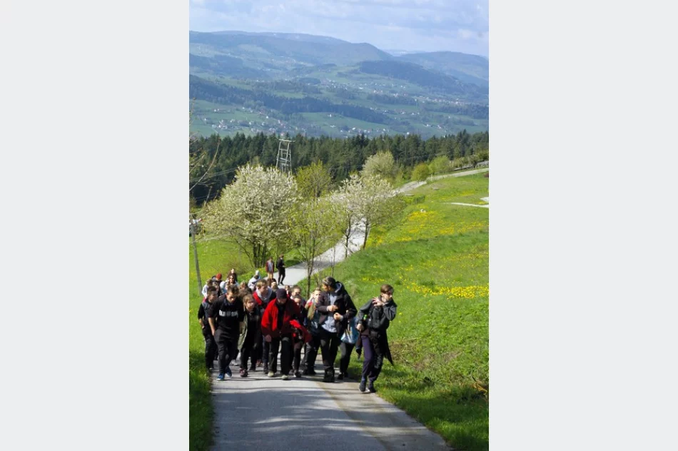 Kilkaset młodych osób uczestniczyło w Rajdzie „Beskidzkie Wyspy” - zdjęcie 6