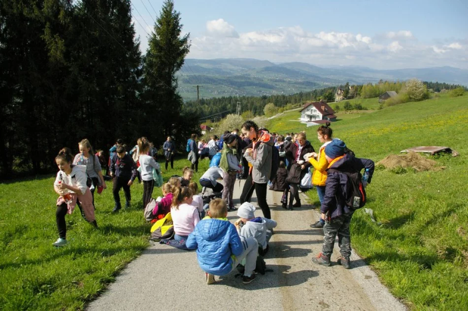 Kilkaset młodych osób uczestniczyło w Rajdzie „Beskidzkie Wyspy” - zdjęcie 8