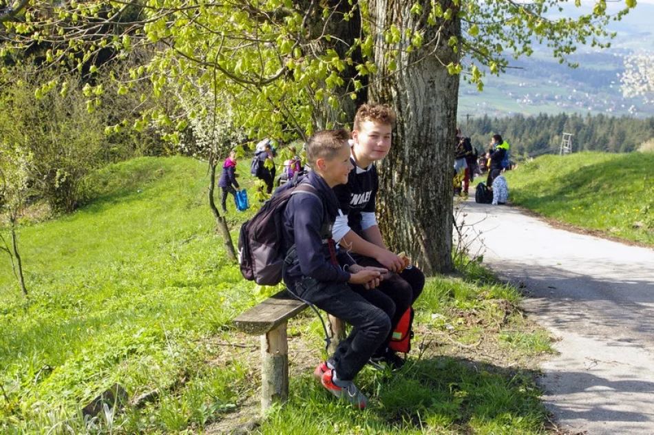 Kilkaset młodych osób uczestniczyło w Rajdzie „Beskidzkie Wyspy” - zdjęcie 11