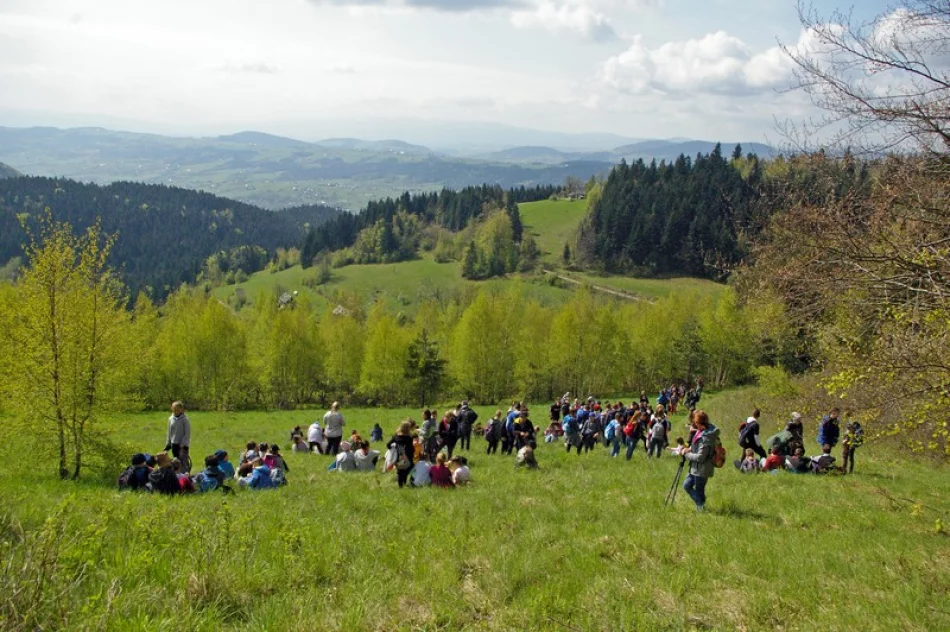 Kilkaset młodych osób uczestniczyło w Rajdzie „Beskidzkie Wyspy” - zdjęcie 20