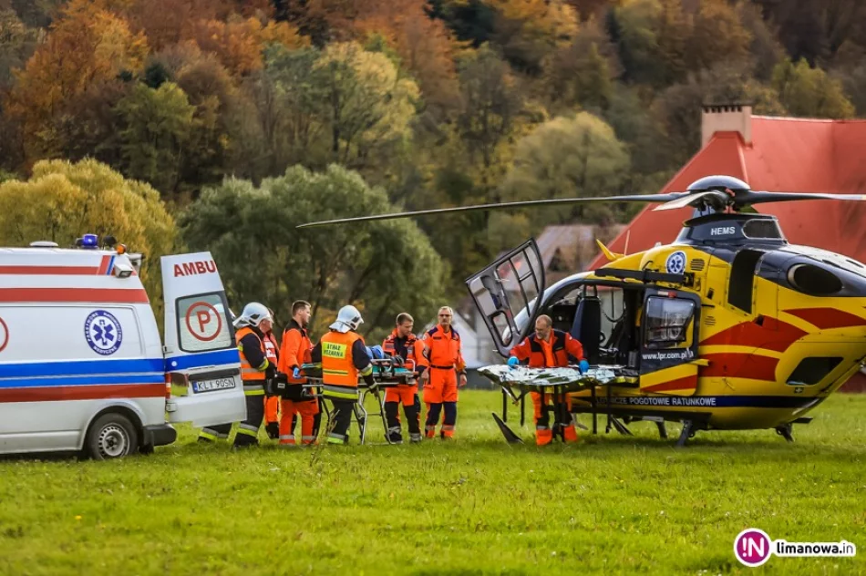 Chciał zatrzymać ciągnik, który się staczał. LPR zabrał poszkodowanego do szpitala - zdjęcie 3