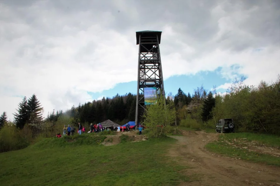 Kilkuset młodych piechurów uczestniczyło w Rajdzie „Beskidzkie Wyspy” - zdjęcie 11