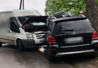 Zderzenie dostawczego Forda z Mercedesem - zdjęcie główne