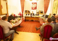 Skarga mieszkańców i pretensje radnych. Przewodnicząca chciała uchronić przed sądem (wideo) - zdjęcie główne