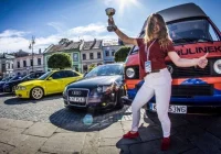 Miłość kobiety do samochodu - zdjęcie główne