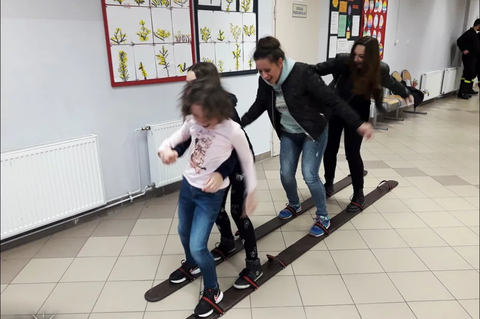 Rekonstrukcja historycznej akcji gaśniczej na limanowskim rynku oraz zawodów strażackich w Limanowej - zdjęcie 3