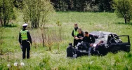 18-latek stracił panowanie nad pojazdem, do szpitala trafił 20-latek - zdjęcie 5