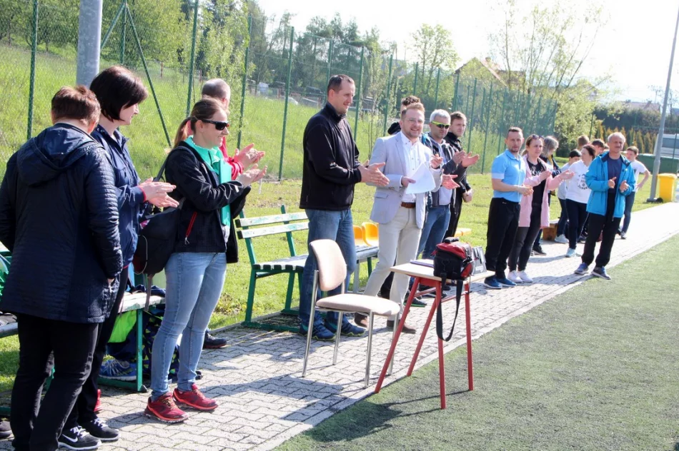 Mistrzostwa gminy w piłce nożnej chłopców i dziewczat ur. 2006 i młodszych - zdjęcie 4