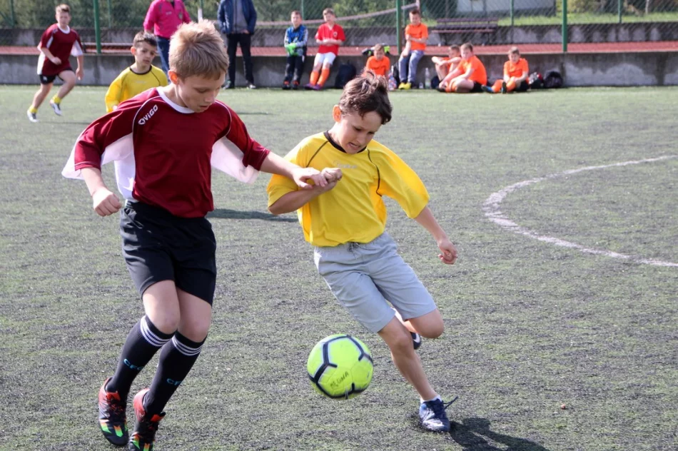 Mistrzostwa gminy w piłce nożnej chłopców i dziewczat ur. 2006 i młodszych - zdjęcie 5