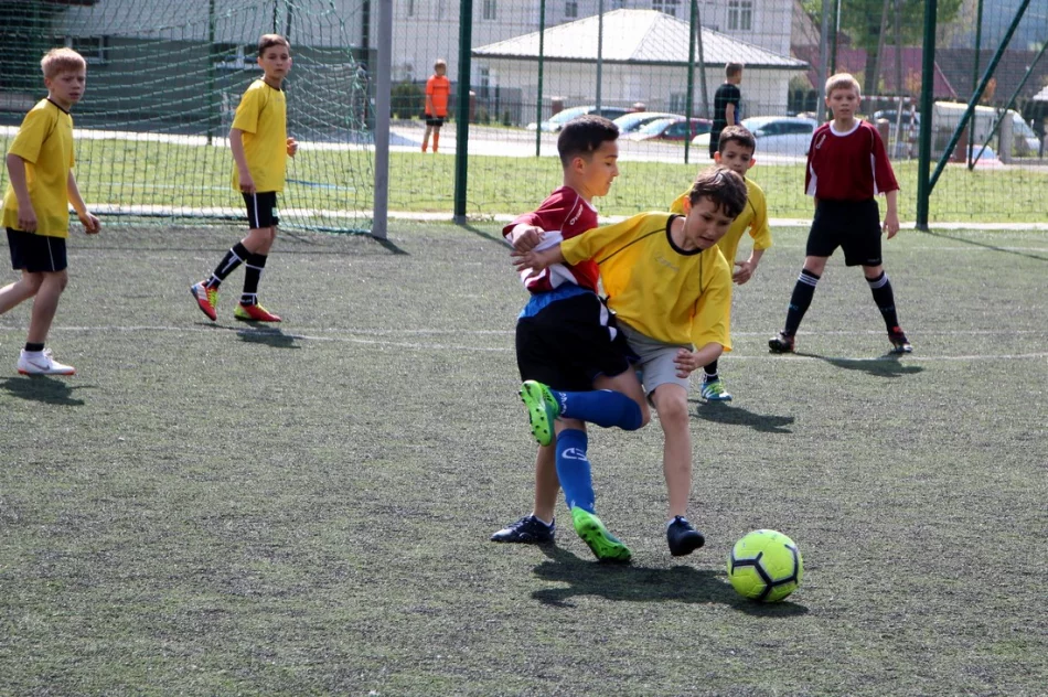 Mistrzostwa gminy w piłce nożnej chłopców i dziewczat ur. 2006 i młodszych - zdjęcie 8