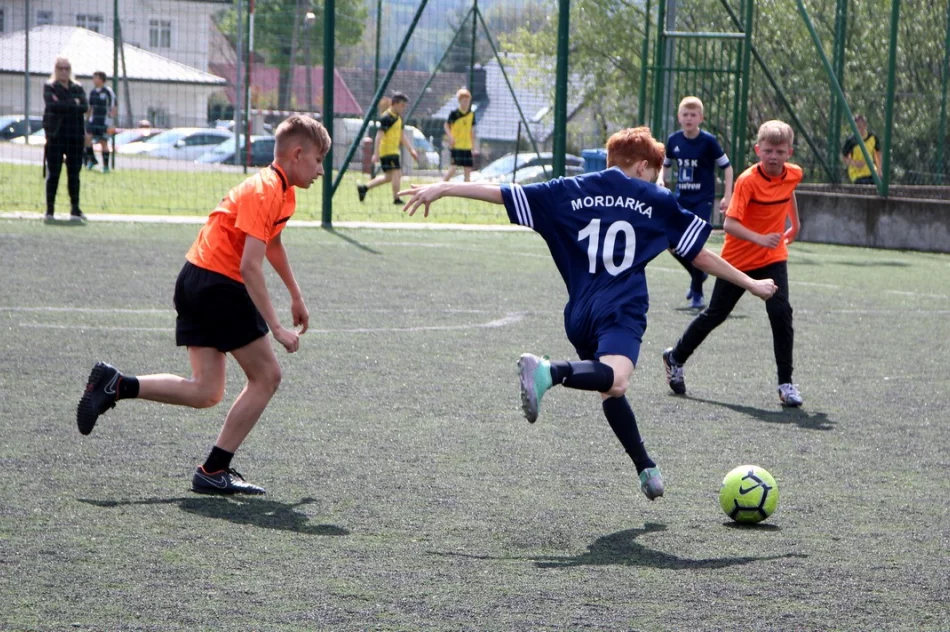 Mistrzostwa gminy w piłce nożnej chłopców i dziewczat ur. 2006 i młodszych - zdjęcie 14