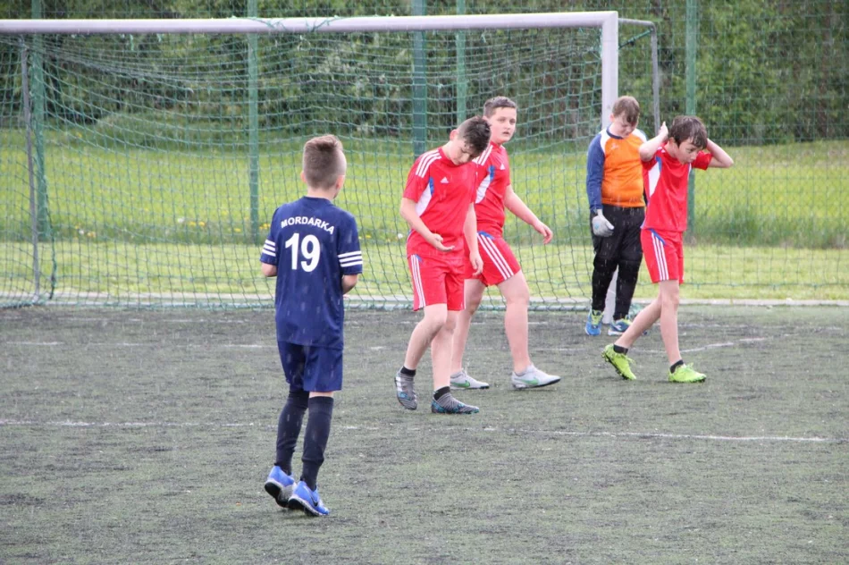 Mistrzostwa gminy w piłce nożnej chłopców i dziewczat ur. 2006 i młodszych - zdjęcie 19