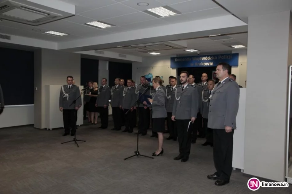 Komendant wśród wyróżnionych funkcjonariuszy - zdjęcie 2