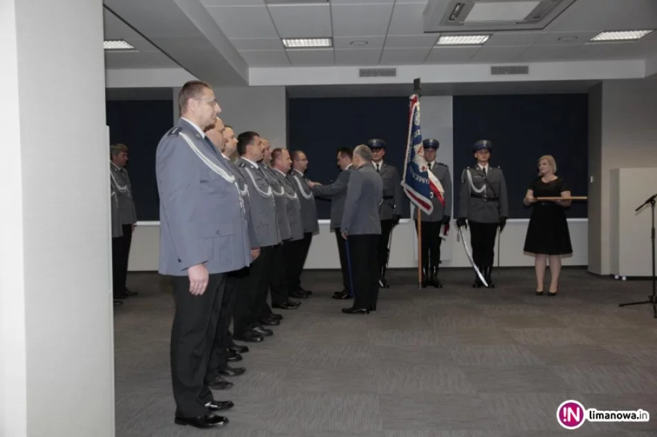 Komendant wśród wyróżnionych funkcjonariuszy - zdjęcie 4