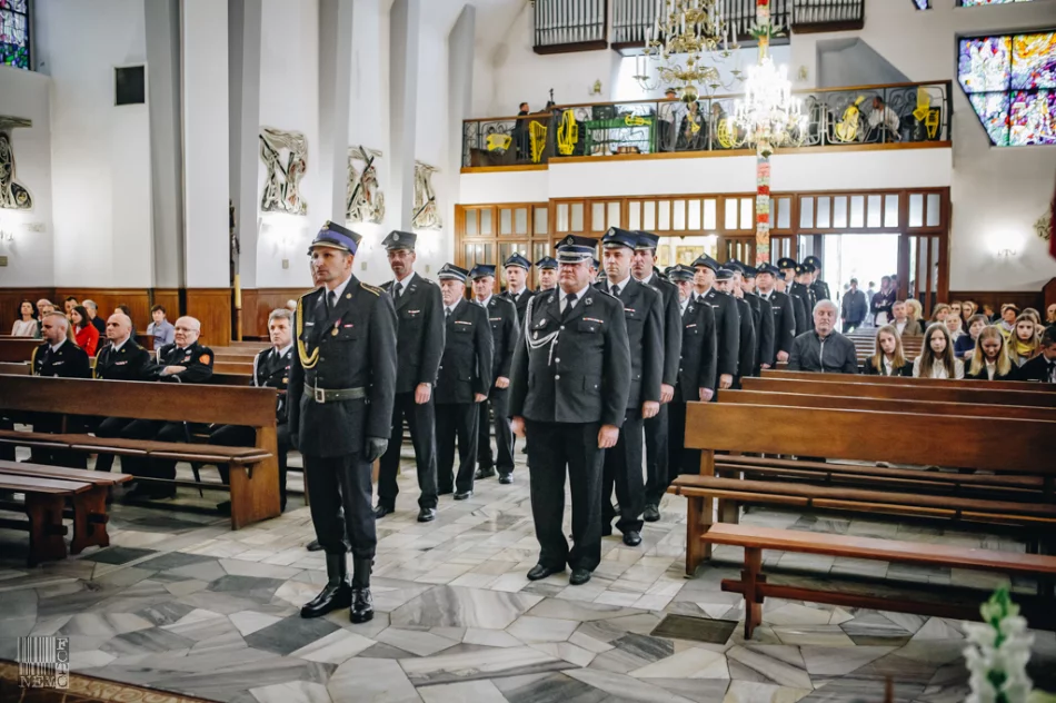 Uroczyste przekazanie wozu strażackiego dla OSP w Słopnicach Górnych - zdjęcie 4