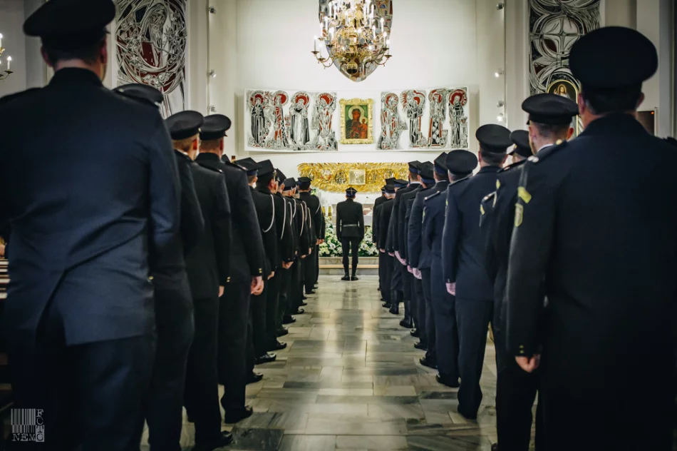 Uroczyste przekazanie wozu strażackiego dla OSP w Słopnicach Górnych - zdjęcie 8