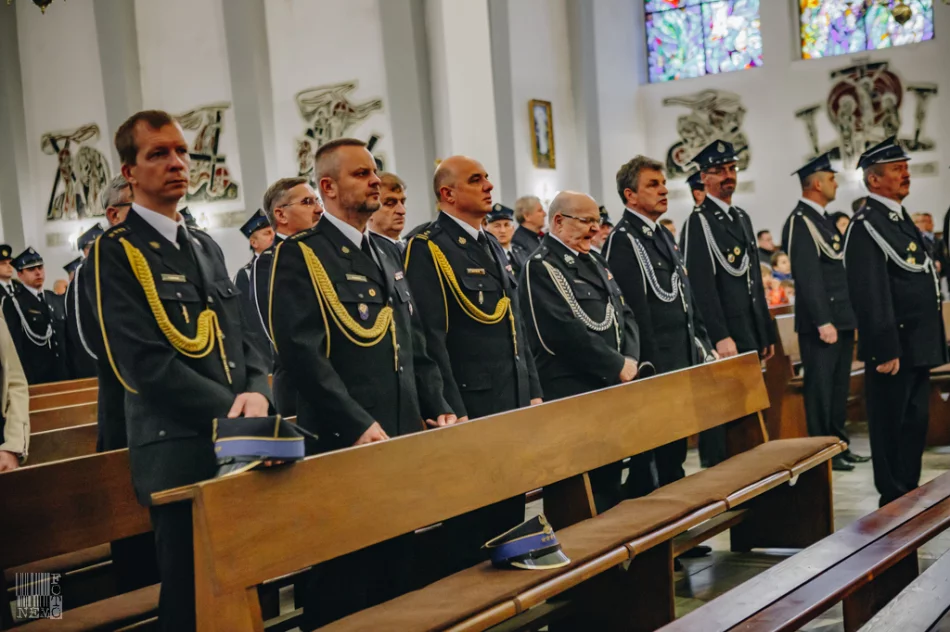 Uroczyste przekazanie wozu strażackiego dla OSP w Słopnicach Górnych - zdjęcie 10