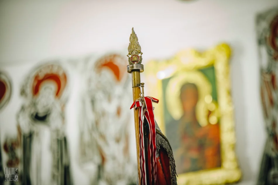 Uroczyste przekazanie wozu strażackiego dla OSP w Słopnicach Górnych - zdjęcie 18