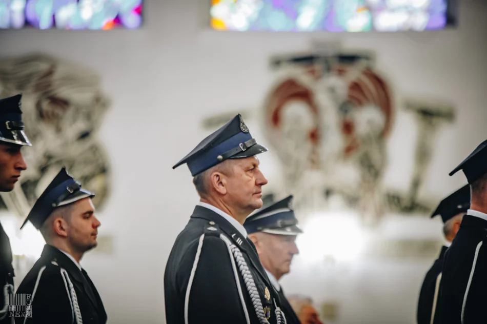 Uroczyste przekazanie wozu strażackiego dla OSP w Słopnicach Górnych - zdjęcie 20