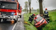 Policja szuka kierowcy, który przyczynił się do dachowania innego pojazdu - zdjęcie 4