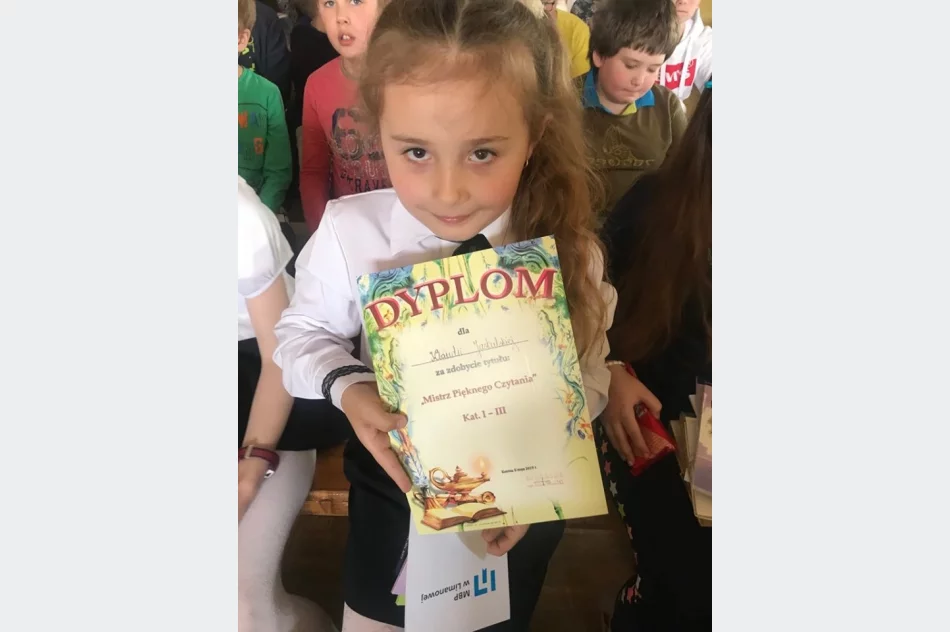 Szkolny konkurs pięknego czytania w Szkole Podstawowej im. Juliana Tuwima w Kaninie  - zdjęcie 4
