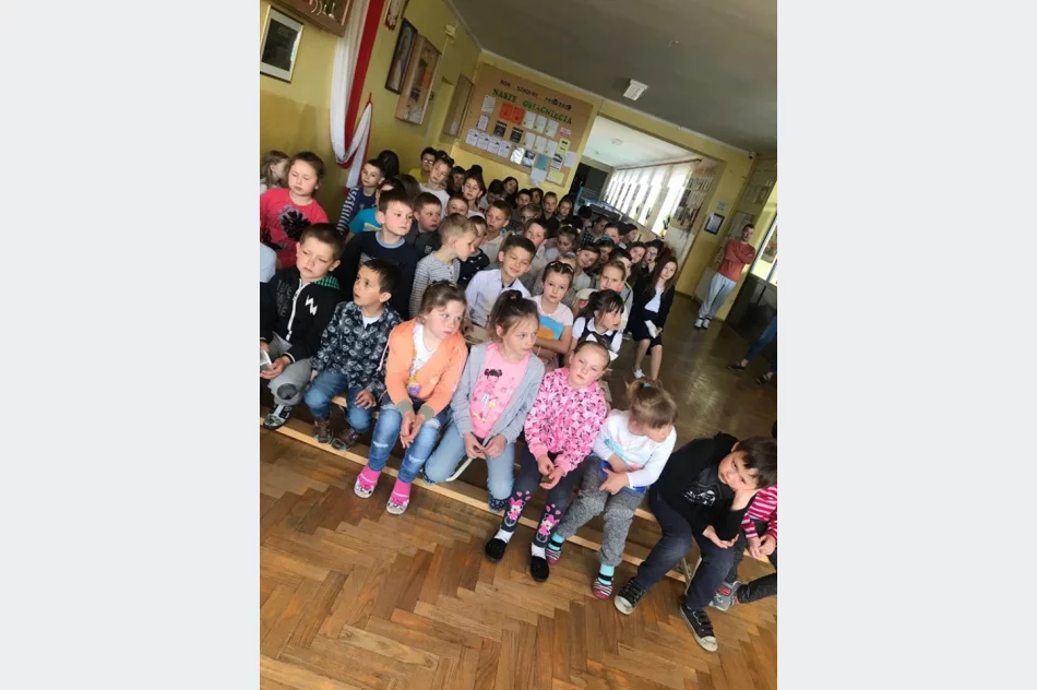 Szkolny konkurs pięknego czytania w Szkole Podstawowej im. Juliana Tuwima w Kaninie  - zdjęcie 7