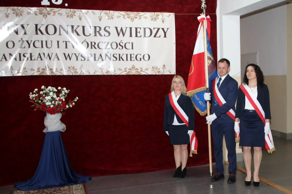 Nadanie Sztandaru Szkole w Rupniowie oraz rozstrzygnięcie Konkursu Wiedzy o Patronie - zdjęcie 4