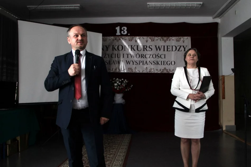 Nadanie Sztandaru Szkole w Rupniowie oraz rozstrzygnięcie Konkursu Wiedzy o Patronie - zdjęcie 5