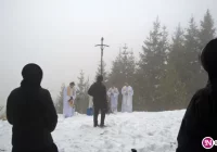 Spotkali się na szczycie by odmówić różaniec - zdjęcie główne