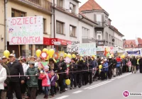 Setki osób w diecezjalnym marszu, który przeszedł ulicami miasta (zdjęcia) - zdjęcie główne