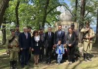  UROCZYSTOŚĆ NA JABŁONIECKIM CMENTARZU - zdjęcie główne