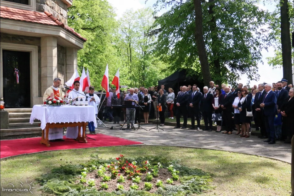  UROCZYSTOŚĆ NA JABŁONIECKIM CMENTARZU - zdjęcie 11