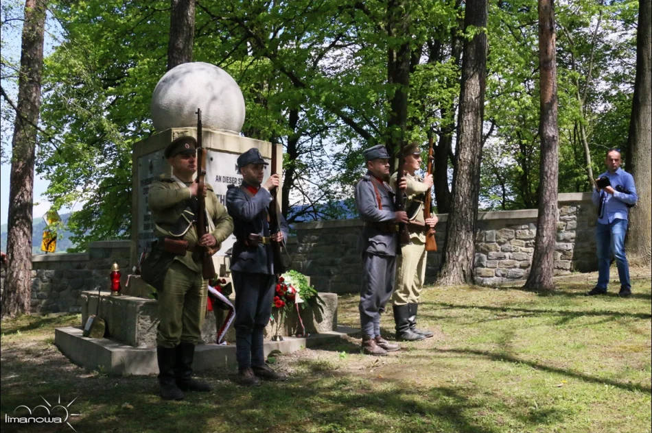  UROCZYSTOŚĆ NA JABŁONIECKIM CMENTARZU - zdjęcie 18