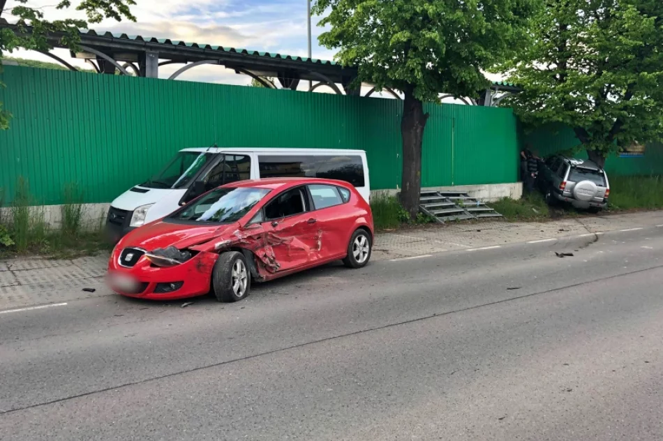 Zderzenie z udziałem trzech samochodów - zdjęcie 4