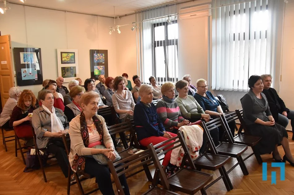 Agata Kołakowska w limanowskiej bibliotece - zdjęcie 5