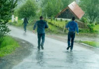 Intensywne opady deszczu z burzami. "Istnieje ryzyko regionalnych powodzi!" - ostrzegają lowcyburz.pl - zdjęcie główne