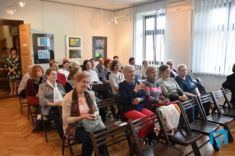 Autorka powieści obyczajowych w limanowskiej bibliotece - zdjęcie 2