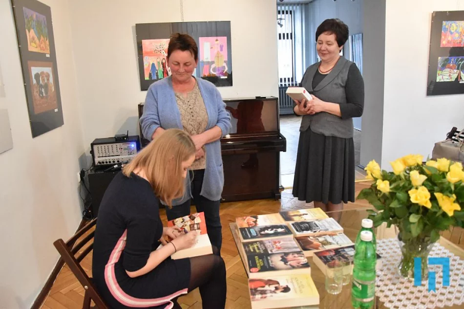 Autorka powieści obyczajowych w limanowskiej bibliotece - zdjęcie 5