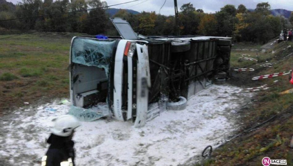 Florynka: Tir zderzył się z autobusem. 5 osób poszkodowanych - zdjęcie 1