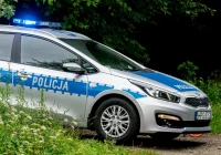 7-latka pilnie potrzebowała pomocy, w transporcie pomógł policjant - zdjęcie główne