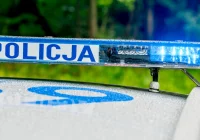 Czołowe zderzenie osobówki z dostawczym - mandat dla sprawcy - zdjęcie główne
